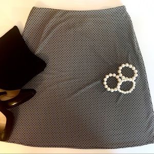 Jones New York A line above knee skirt